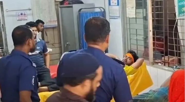 ছেলেসহ ৩ জনকে কুপিয়ে ছাদ থেকে লাফিয়ে কনস্টেবলের মৃত্যু